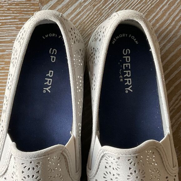 Sperry Seaside Perforated Gray Slip-on Sneaker Womens 9M EUC - Picture 13 of 15